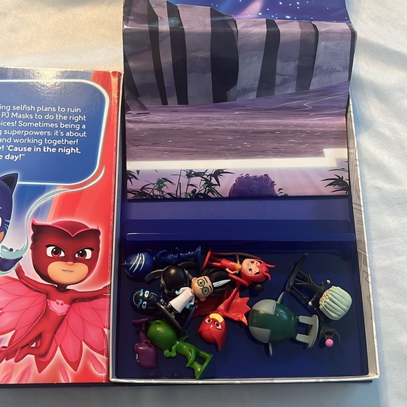 PJ Masks Busy Book Playset - Picture 2 of 4